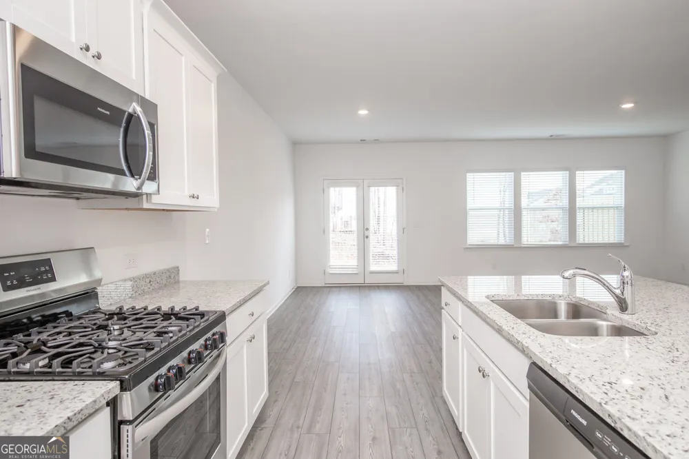 1092 Edwin LN Sugar Hill, GA 30518