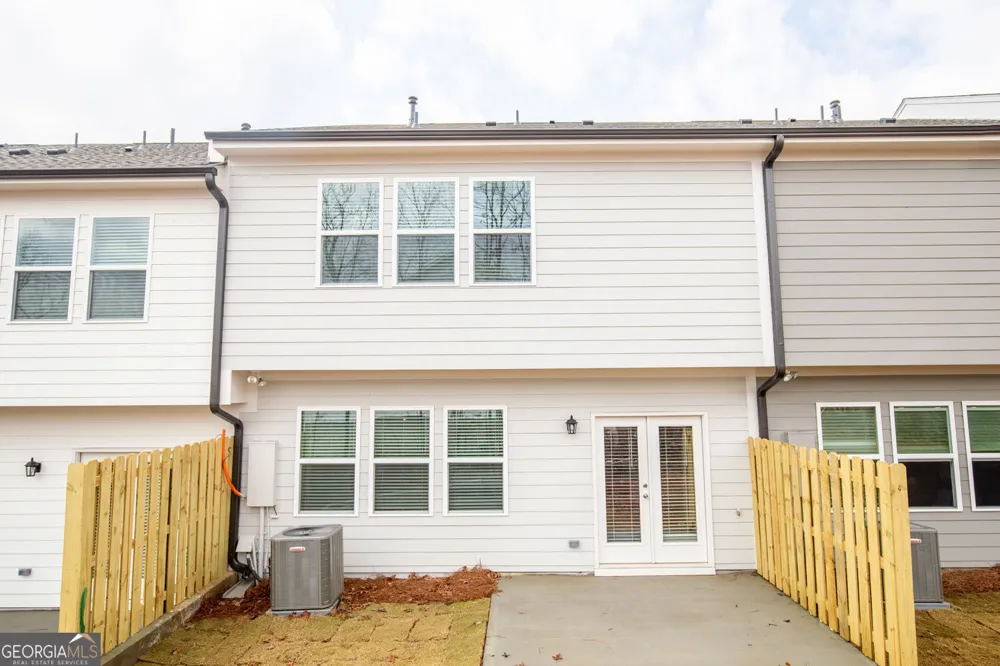 1092 Edwin LN Sugar Hill, GA 30518