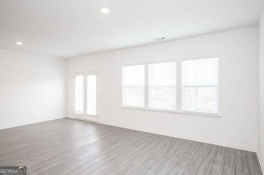 1092 Edwin LN Sugar Hill, GA 30518
