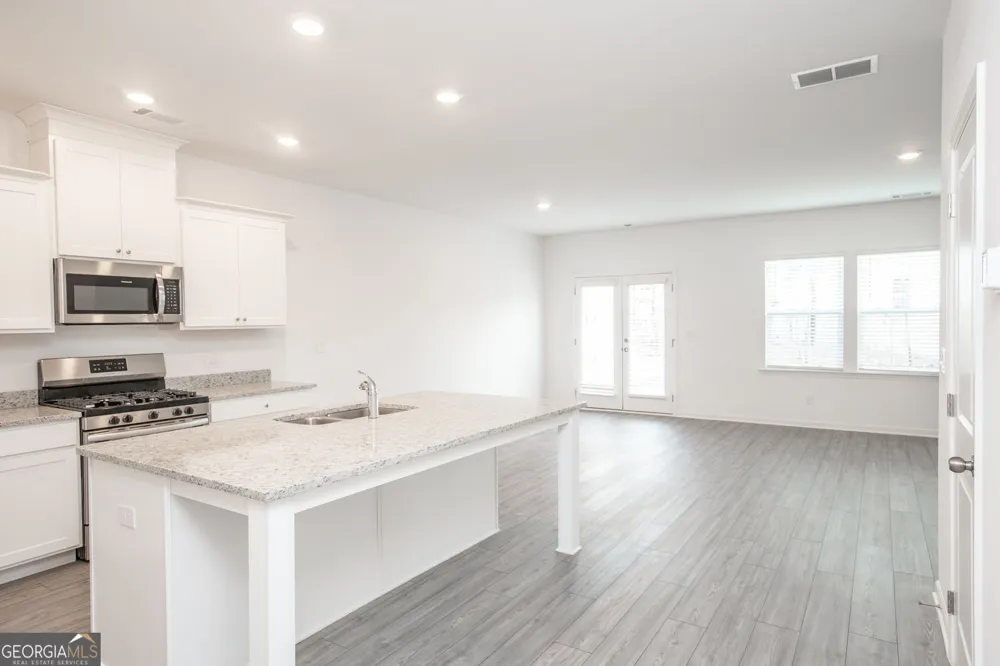 1092 Edwin LN Sugar Hill, GA 30518