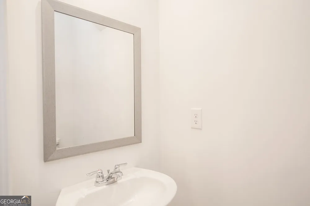 1092 Edwin LN Sugar Hill, GA 30518