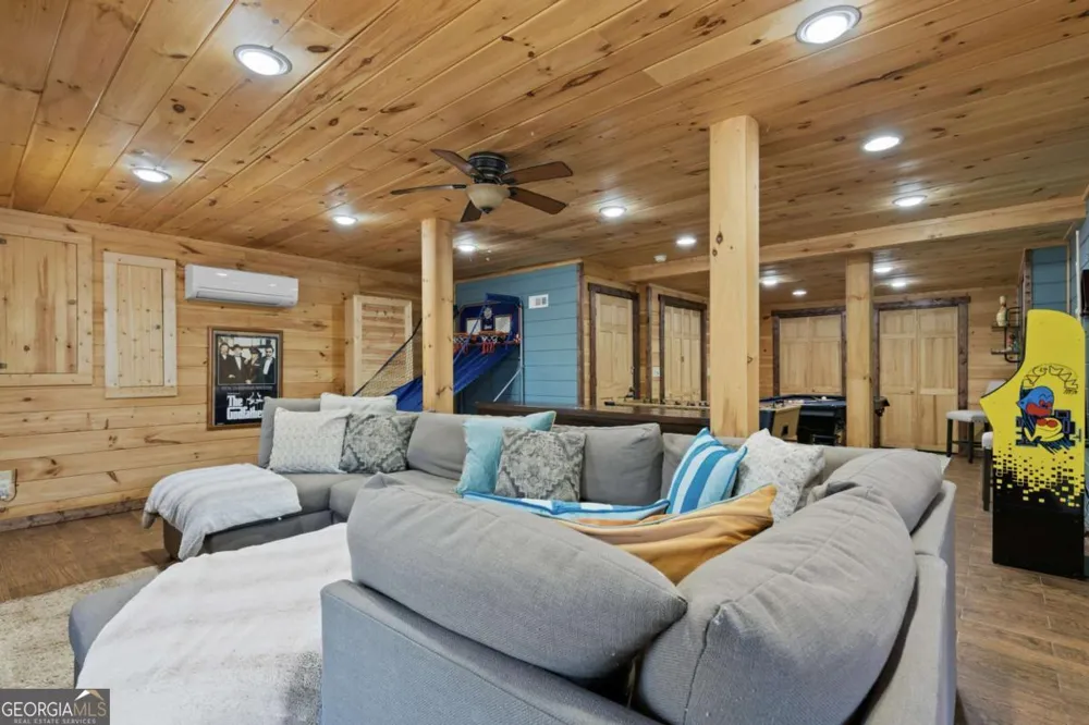 236 Logan DR Mineral Bluff, GA 30559