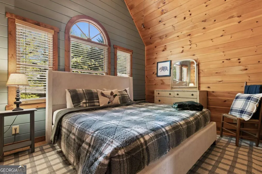 236 Logan DR Mineral Bluff, GA 30559