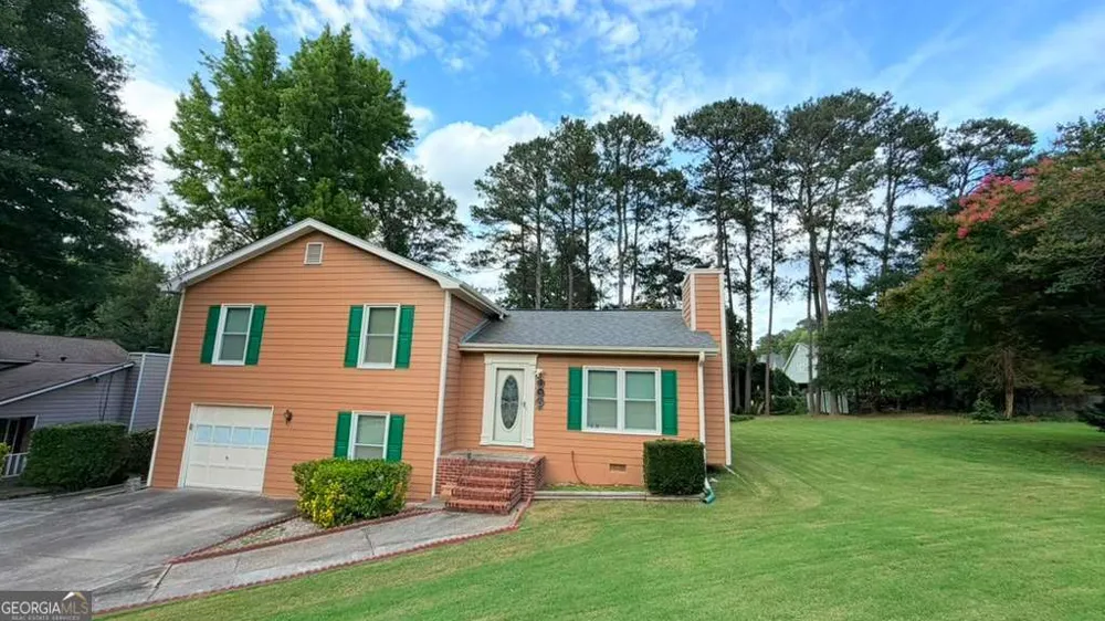1668 Woodsong CT Grayson, GA 30017