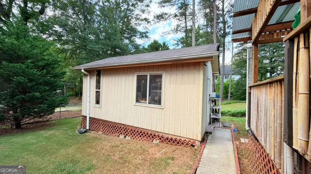 1668 Woodsong CT Grayson, GA 30017