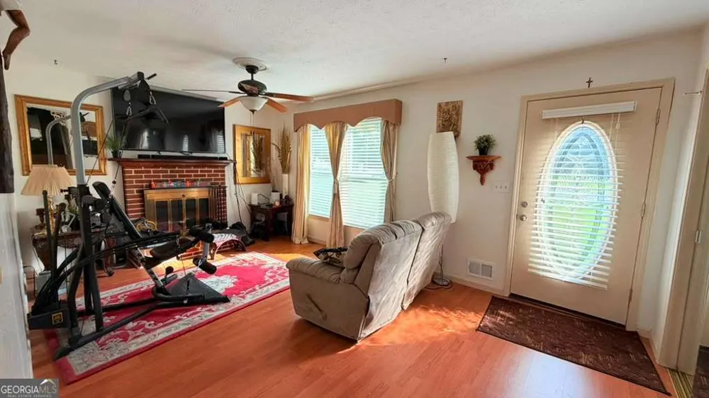 1668 Woodsong CT Grayson, GA 30017