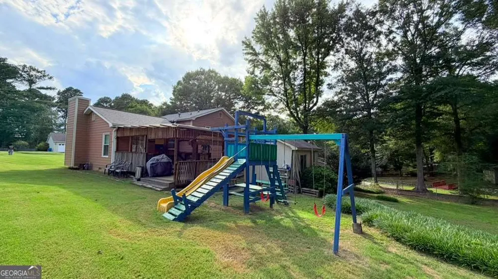 1668 Woodsong CT Grayson, GA 30017