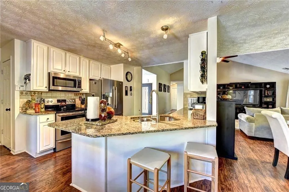 3940 Piper Glen DR Buford, GA 30519