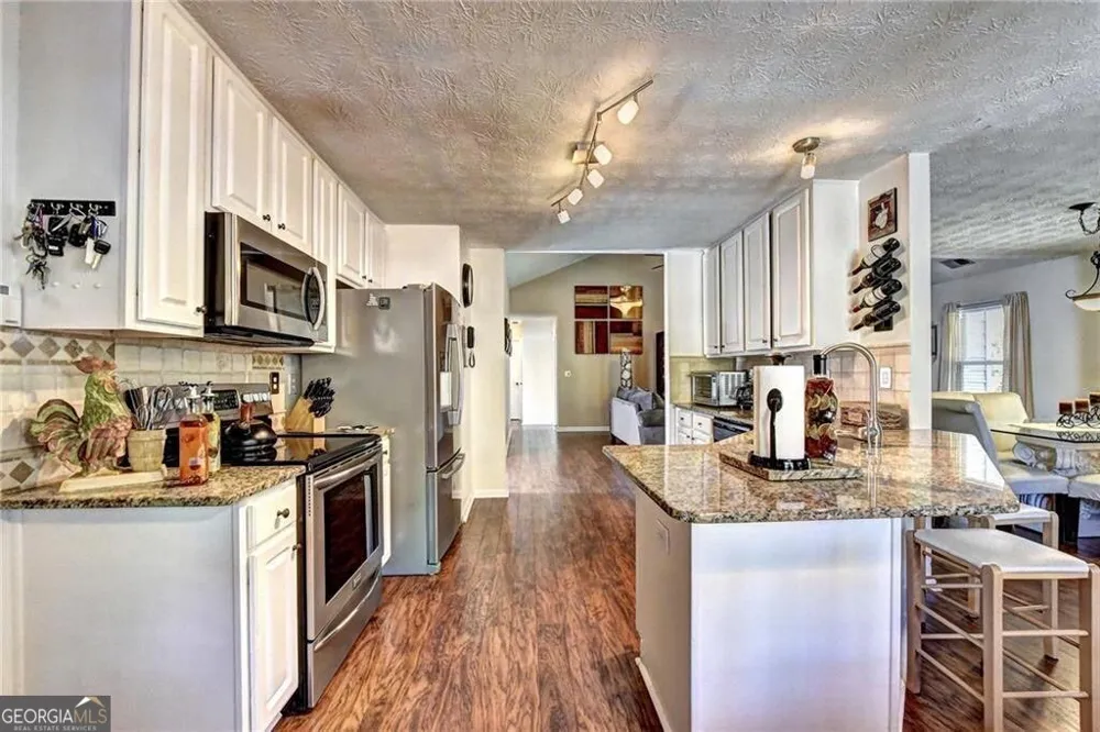 3940 Piper Glen DR Buford, GA 30519