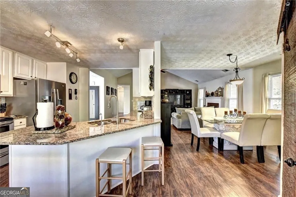 3940 Piper Glen DR Buford, GA 30519