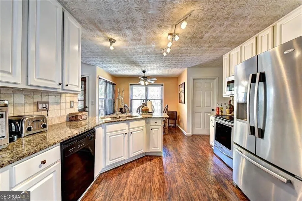 3940 Piper Glen DR Buford, GA 30519