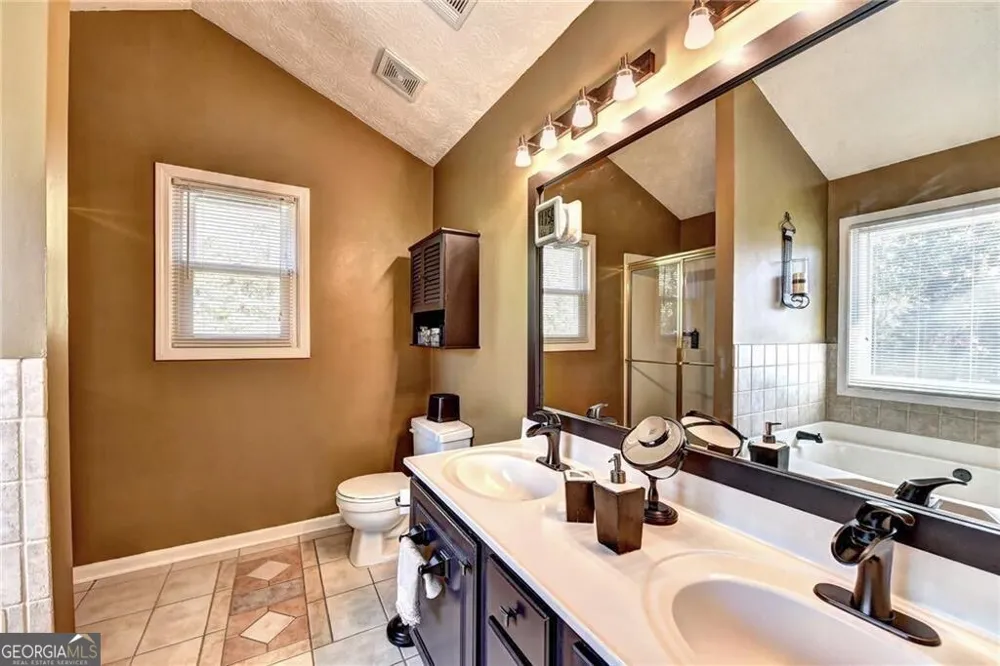 3940 Piper Glen DR Buford, GA 30519