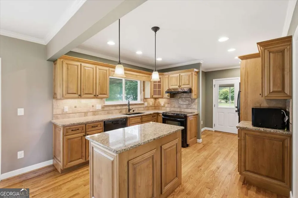 1314 Cave Springs RD Cedartown, GA 30125