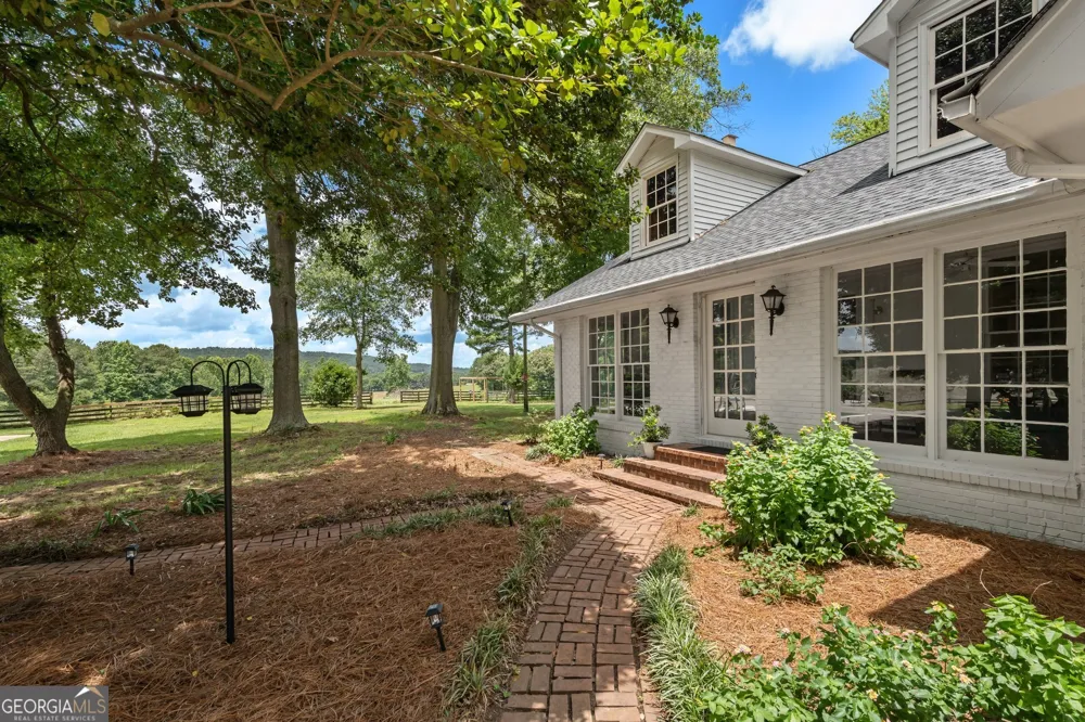 3710 Veal ST Roopville, GA 30170