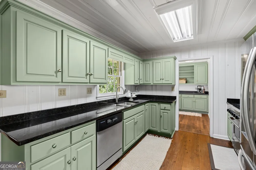 3710 Veal ST Roopville, GA 30170