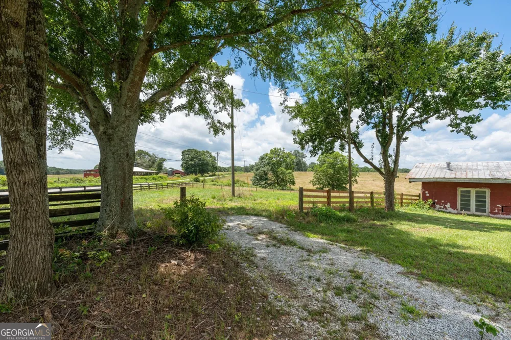 3710 Veal ST Roopville, GA 30170