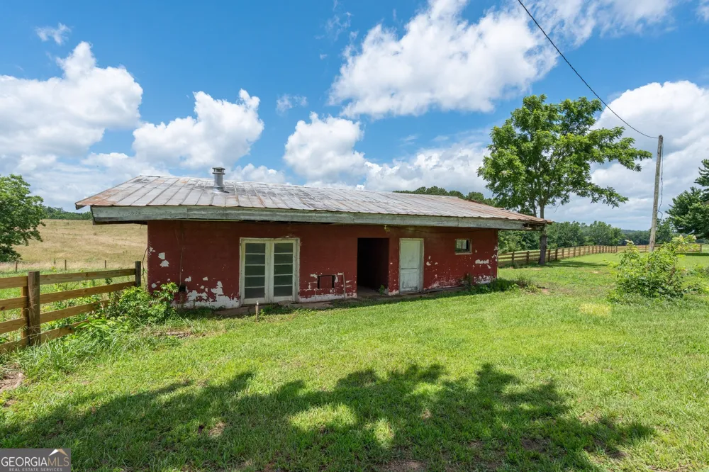 3710 Veal ST Roopville, GA 30170