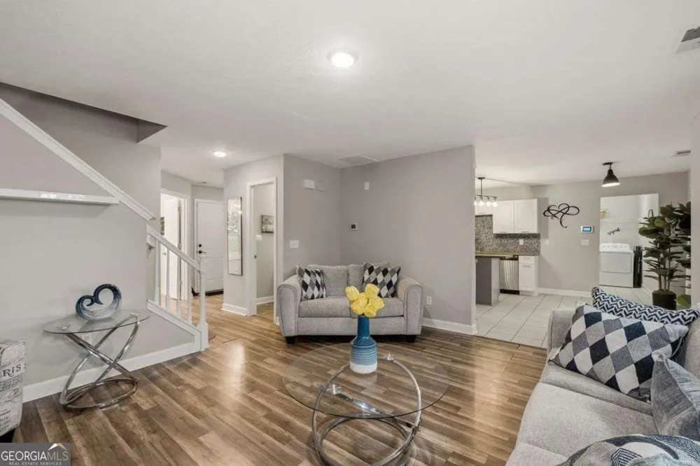 7107 Springchase WAY Austell, GA 30168