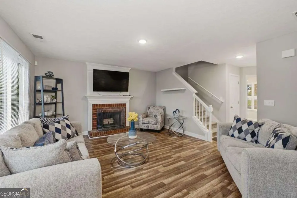 7107 Springchase WAY Austell, GA 30168