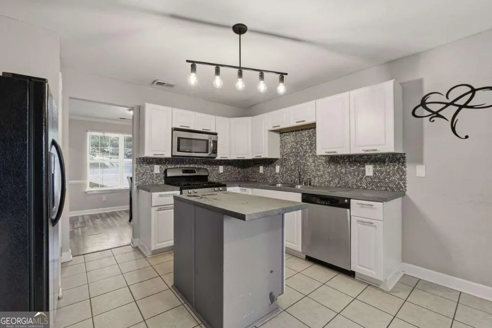 7107 Springchase WAY Austell, GA 30168