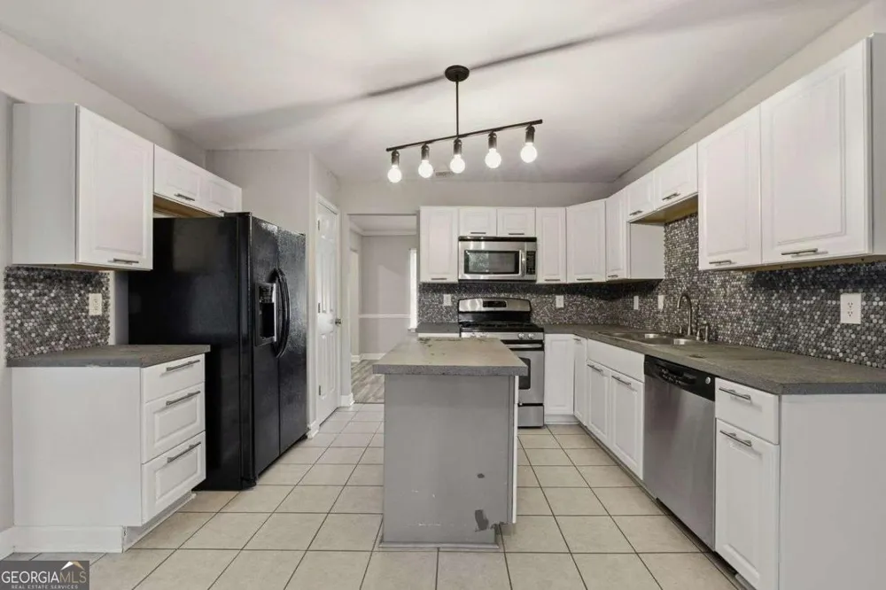 7107 Springchase WAY Austell, GA 30168