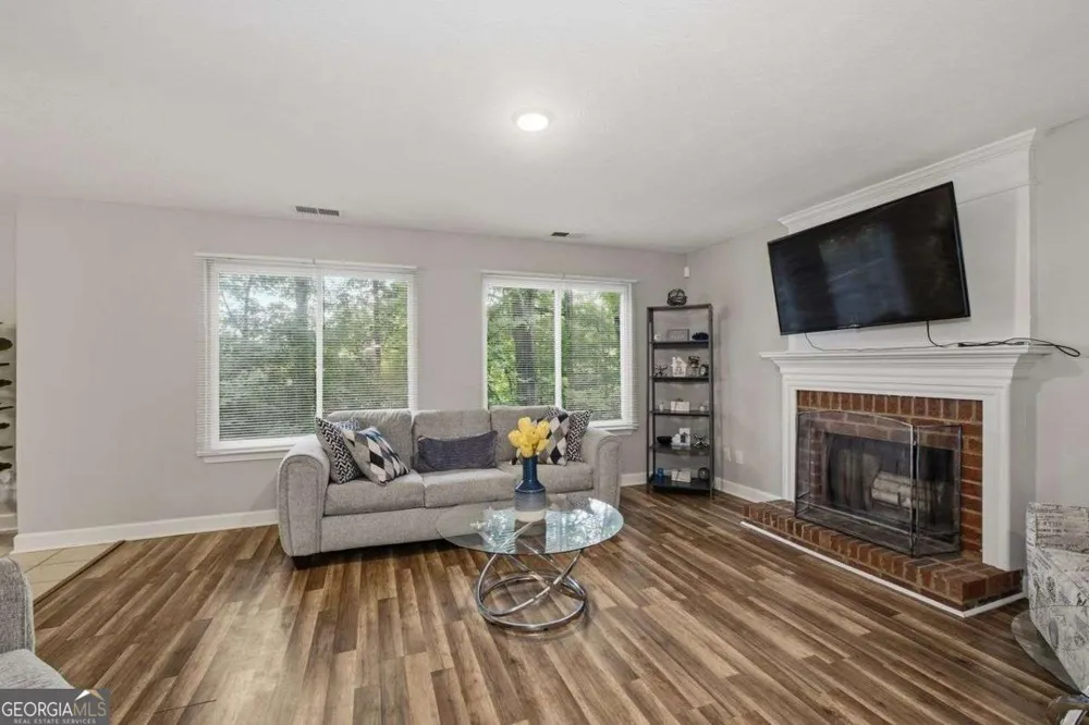 7107 Springchase WAY Austell, GA 30168