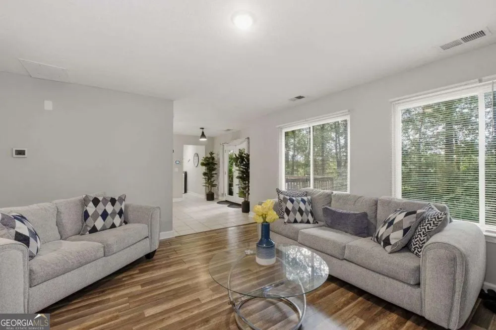 7107 Springchase WAY Austell, GA 30168