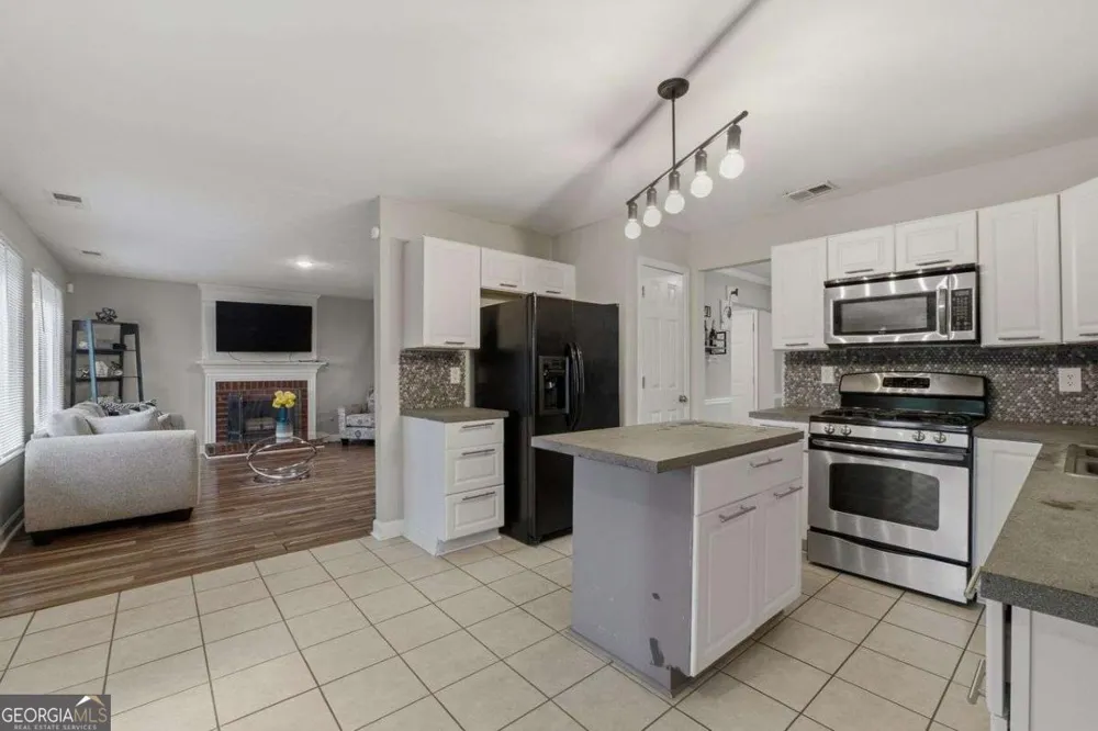 7107 Springchase WAY Austell, GA 30168