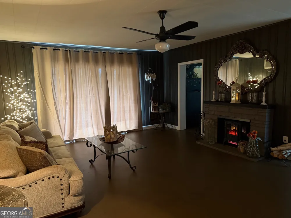 30 Dogwood LN Woodbury, GA 30293