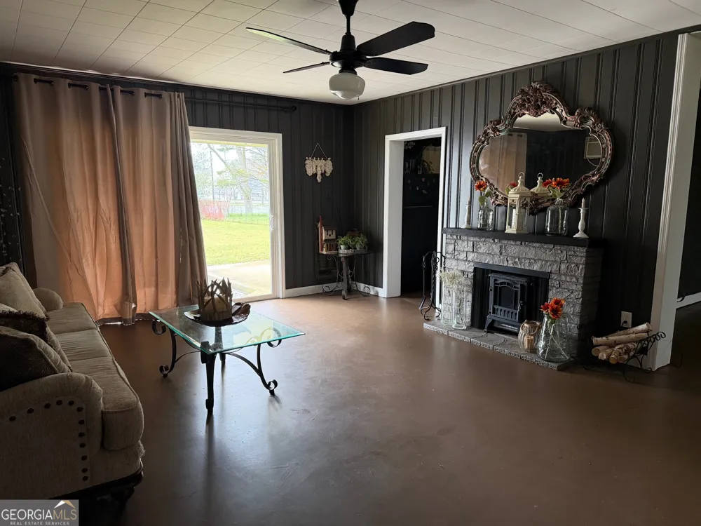 30 Dogwood LN Woodbury, GA 30293