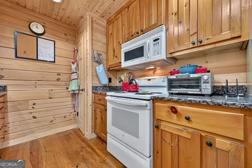 6385 Hwy 2 Epworth, GA 30541