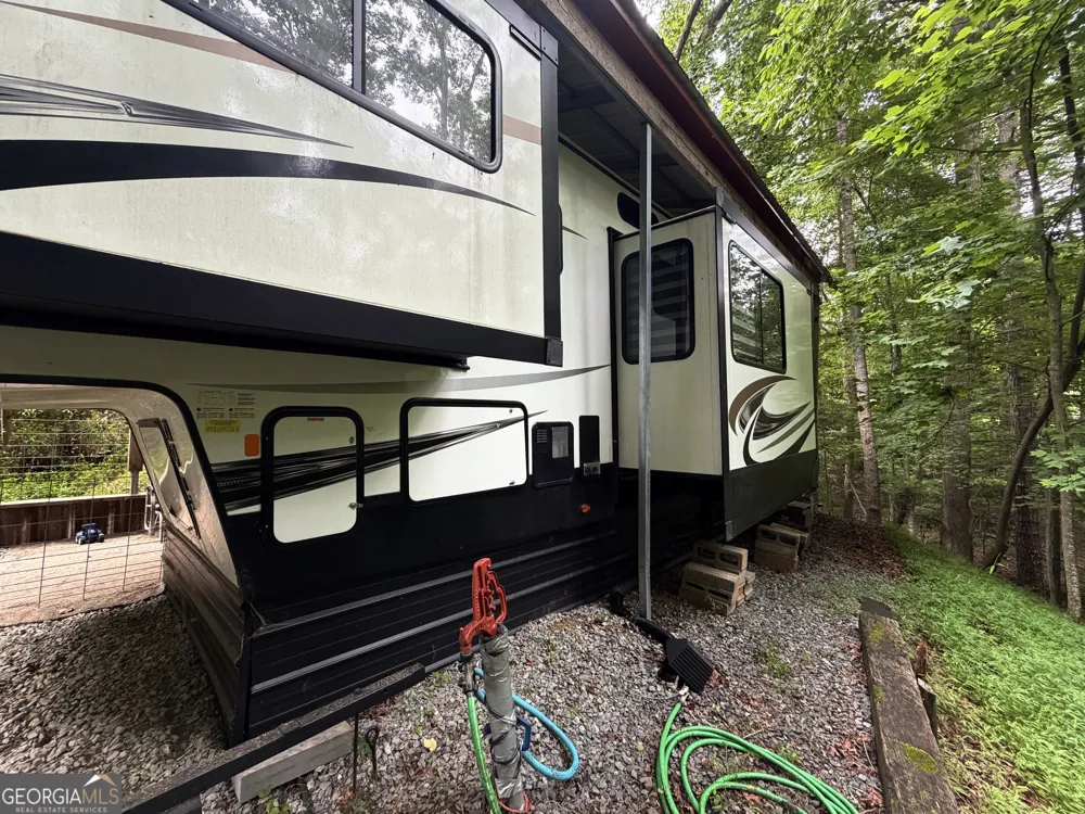 304 9th ST Ellijay, GA 30540