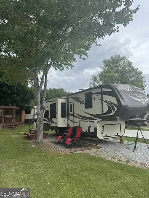 15 Holiday Rambler LN