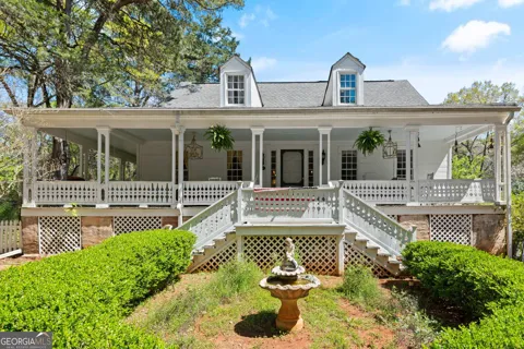 6 Thompson LN