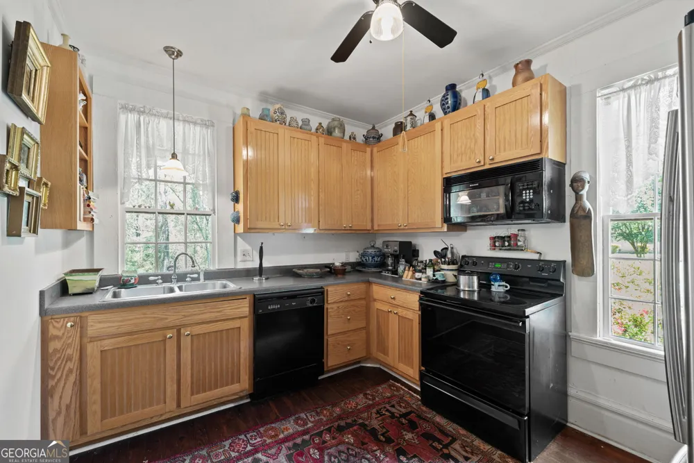 6 Thompson LN Thomaston, GA 30286