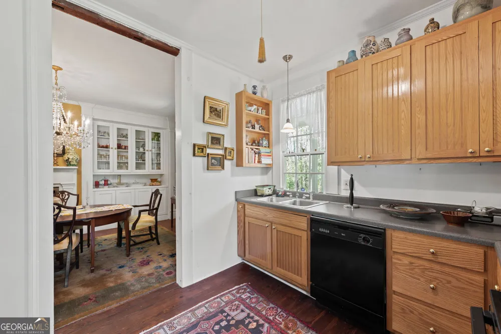6 Thompson LN Thomaston, GA 30286
