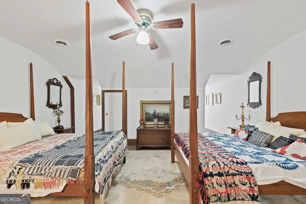 6 Thompson LN Thomaston, GA 30286