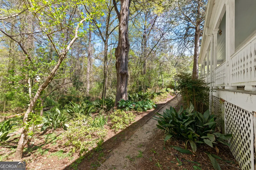 6 Thompson LN Thomaston, GA 30286