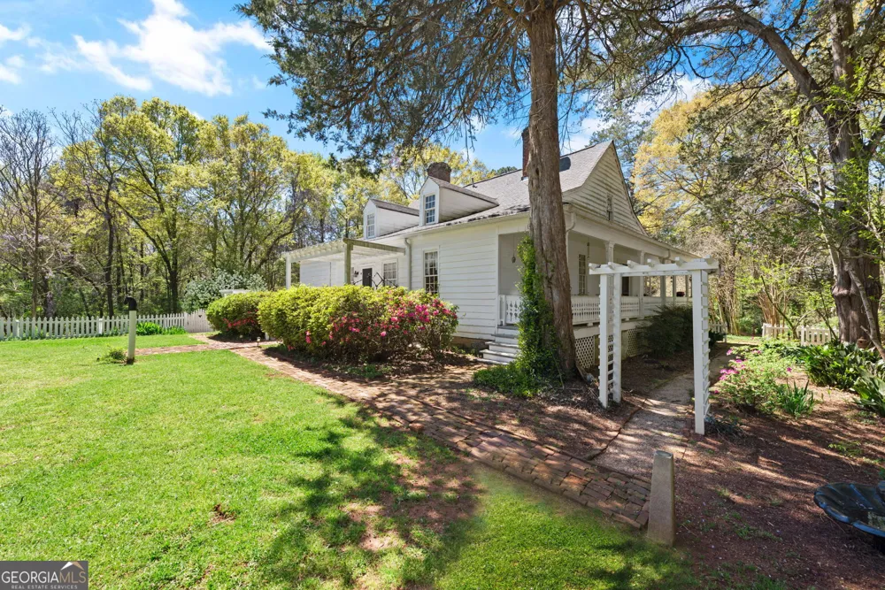 6 Thompson LN Thomaston, GA 30286