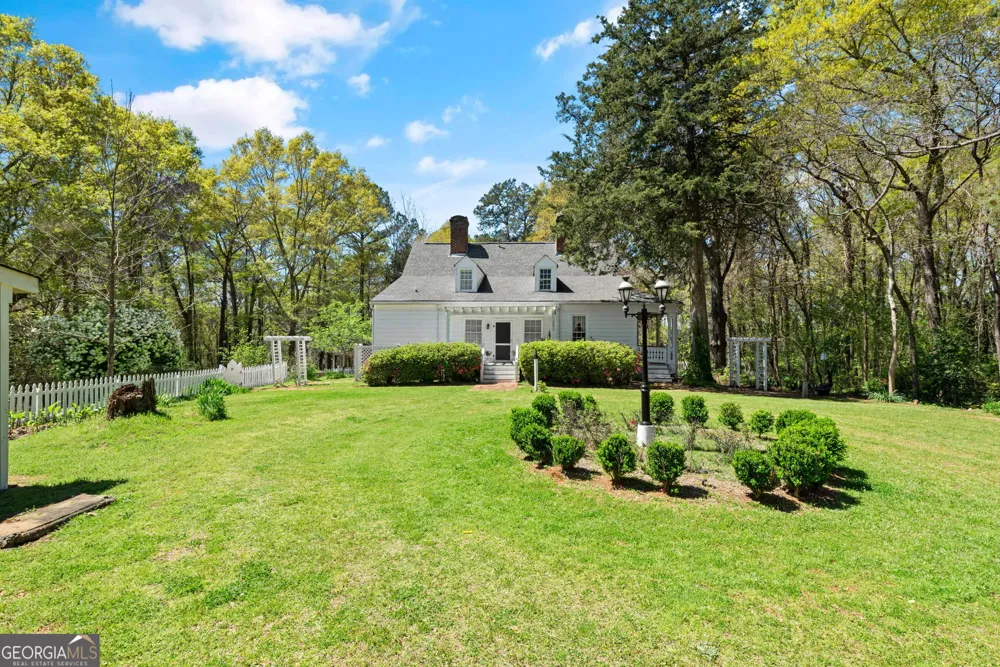 6 Thompson LN Thomaston, GA 30286