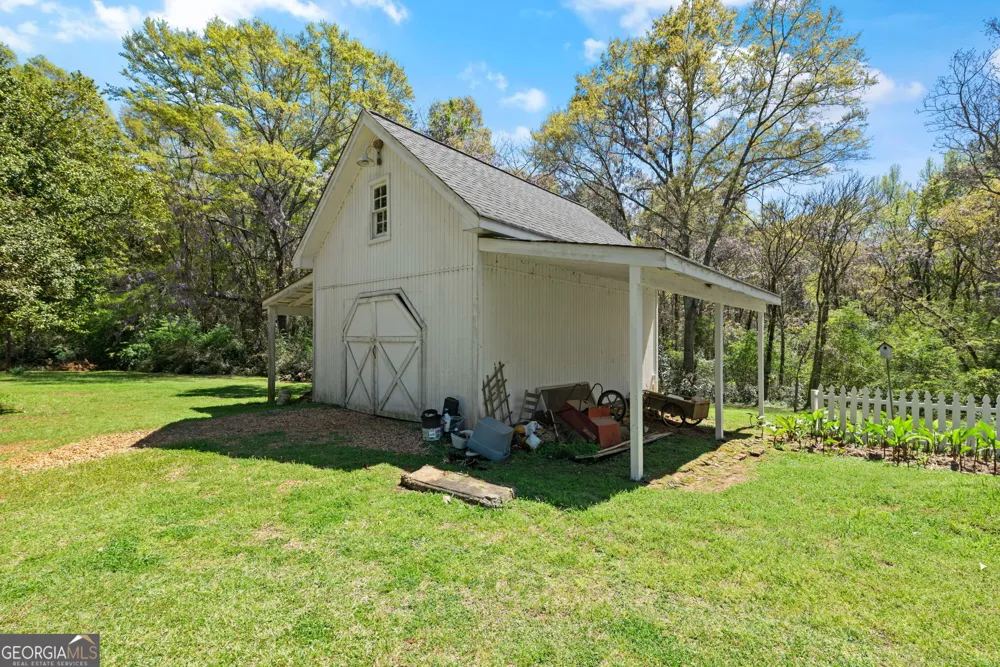 6 Thompson LN Thomaston, GA 30286