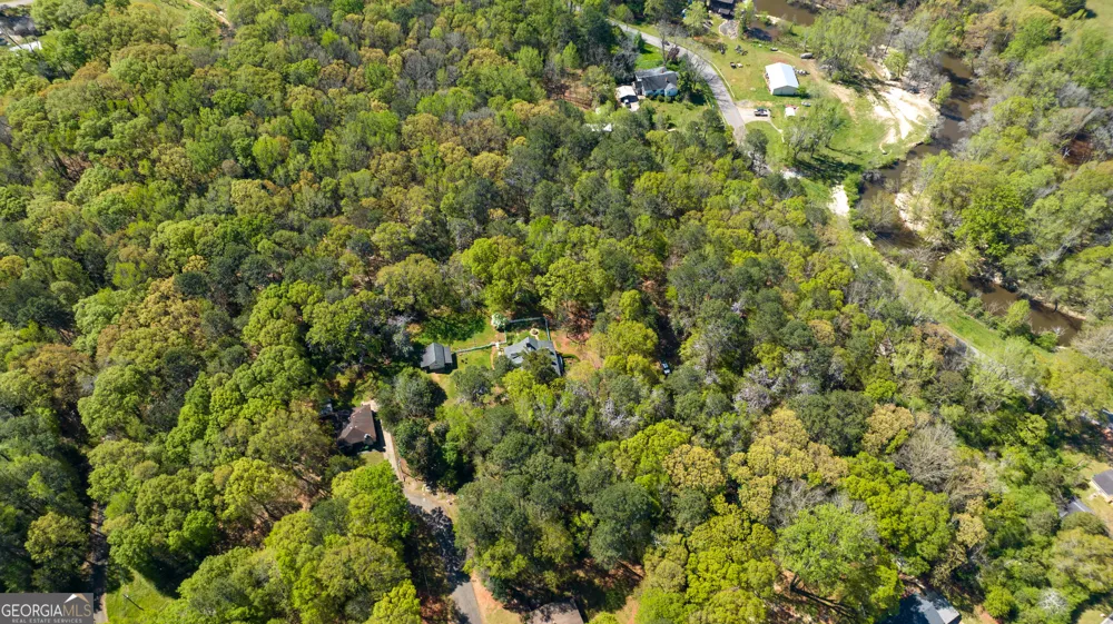 6 Thompson LN Thomaston, GA 30286