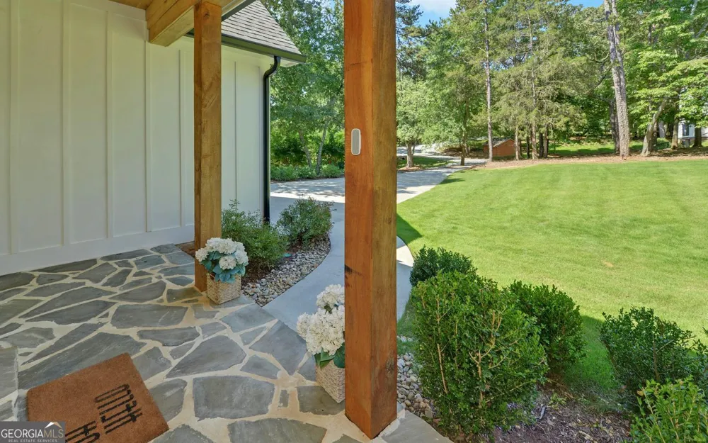 96 Barefoot Bay RD Hartwell, GA 30643