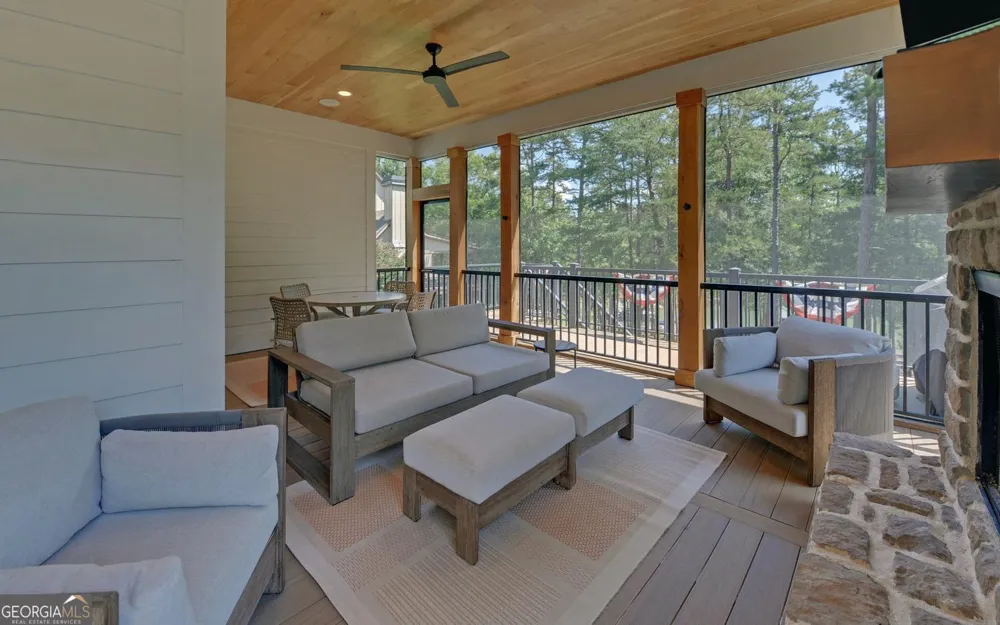 96 Barefoot Bay RD Hartwell, GA 30643