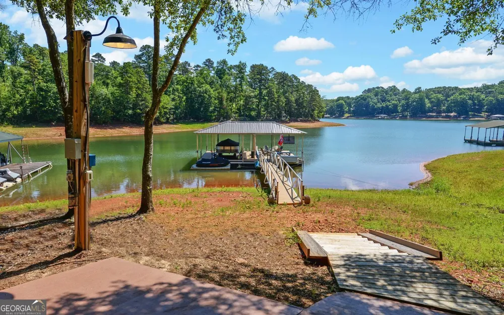 96 Barefoot Bay RD Hartwell, GA 30643