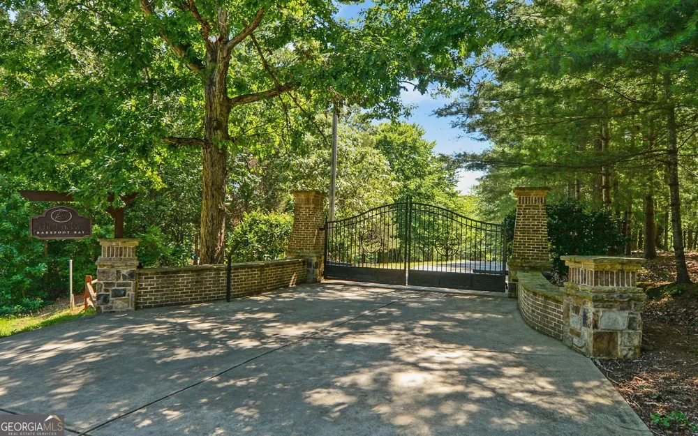 96 Barefoot Bay RD Hartwell, GA 30643