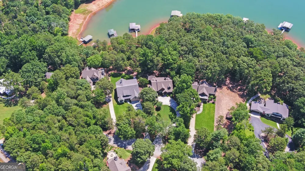 96 Barefoot Bay RD Hartwell, GA 30643