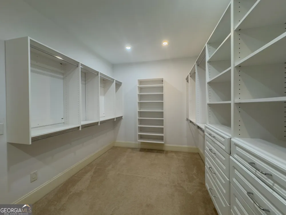818 Natchez Valley TRCE Grayson, GA 30017