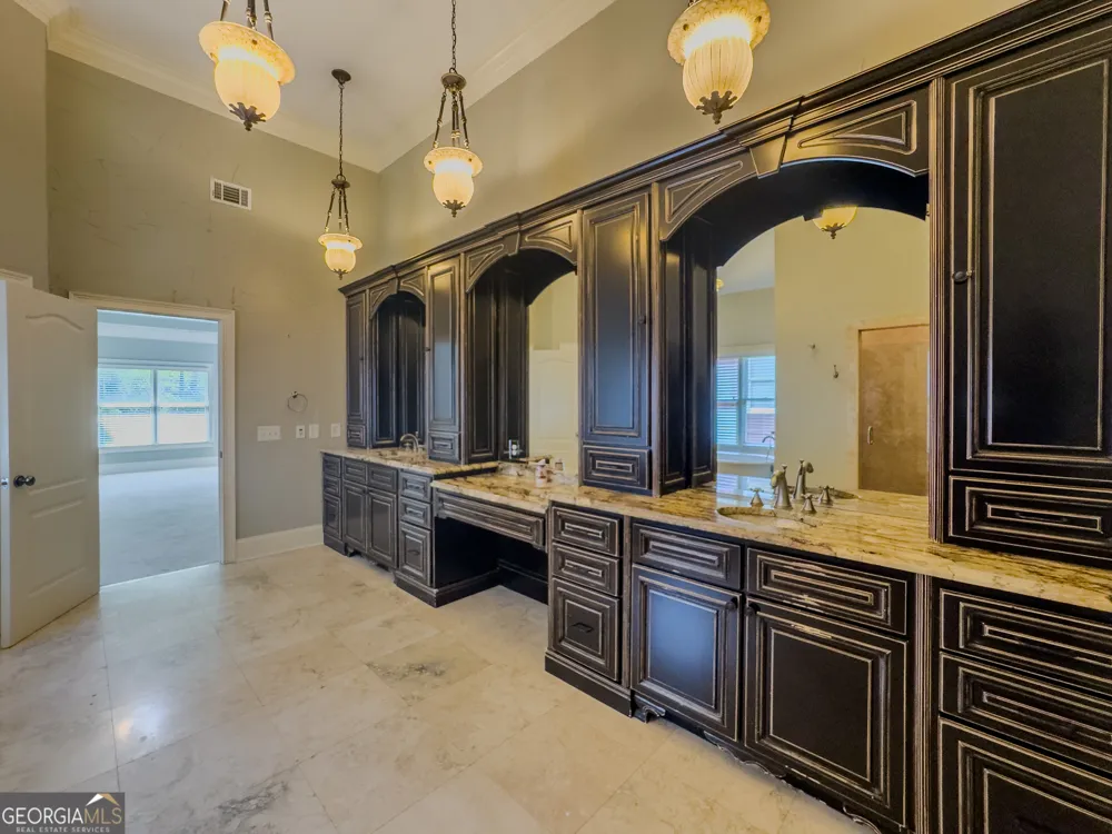 818 Natchez Valley TRCE Grayson, GA 30017