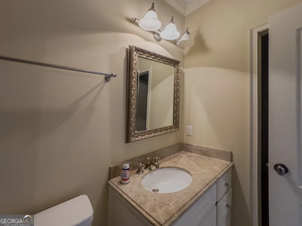 818 Natchez Valley TRCE Grayson, GA 30017